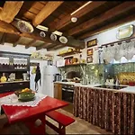 בית כפרי Sotam *